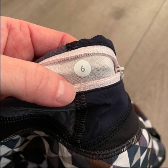 Lululemon Speed Short in Stained Glass - Picture 6 of 7